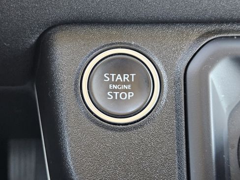 Used 2020 Land Rover Defender 110 First Edition image 22