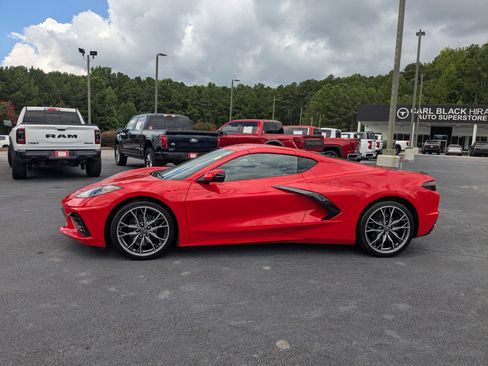 Used 2025 Chevrolet Corvette Stingray Preferred Cpe w/ Battery Protection Package RWD image 8