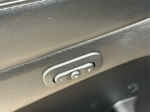 Used 2022 Jeep Grand Cherokee Limited AWD/4WD image 10