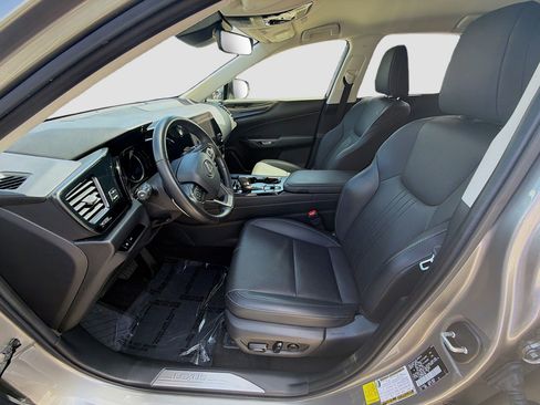 Used 2024 Lexus NX 250 NX 250 w/ Towing Package (2000 Lbs) image 19