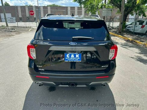 Used 2023 Ford Explorer XLT w/ Equipment Group 202A AWD/4WD image 13