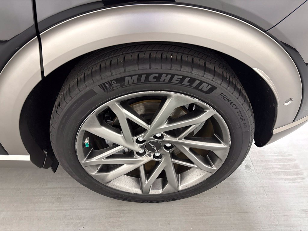 Used 2023 Genesis GV60 Advanced AWD/4WD image 11