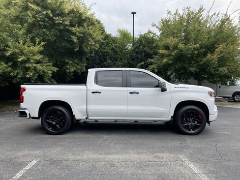 Used 2024 Chevrolet Silverado 1500 RST w/ Redline Edition AWD/4WD image 10