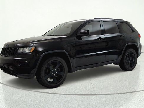 Used 2018 Jeep Grand Cherokee Laredo AWD/4WD image 3