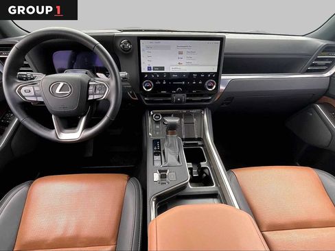 Used 2025 Lexus GX 550 w/ Accessory Package (2T) AWD/4WD image 13