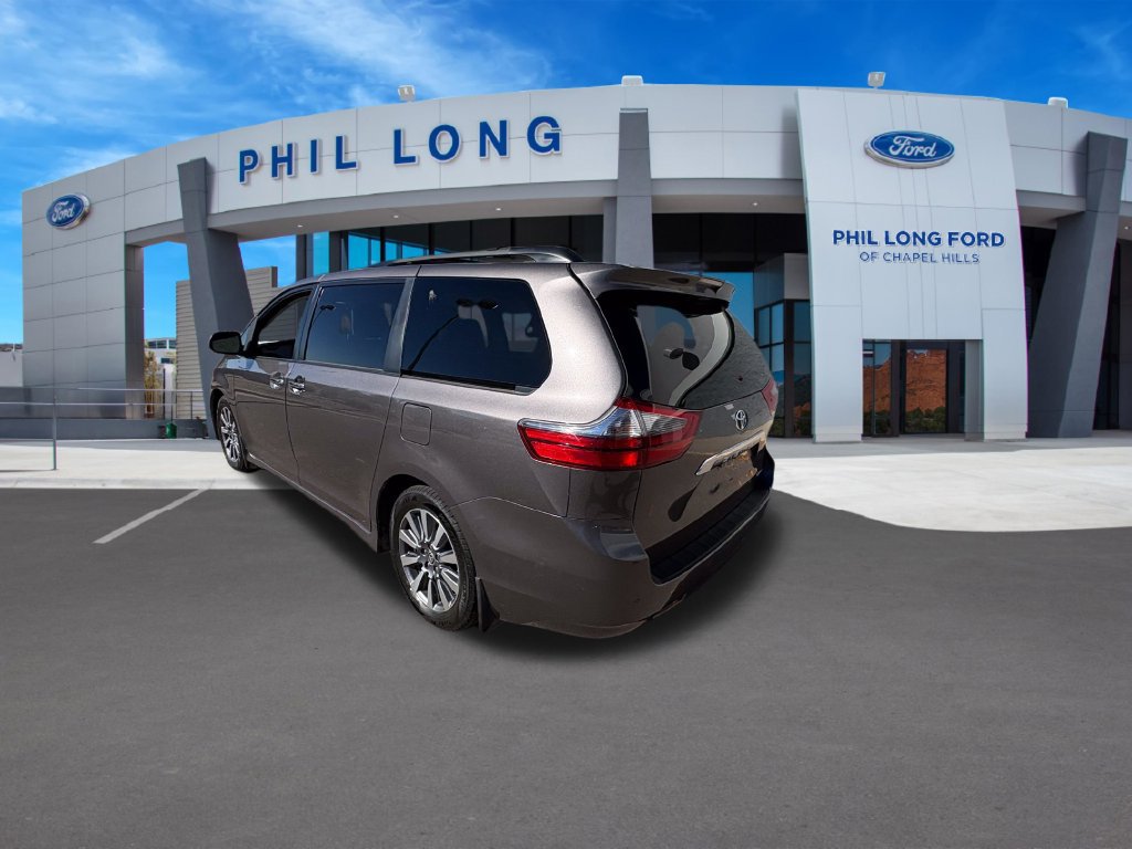 Used 2020 Toyota Sienna Limited Premium w/ Carpet Mat Package FWD image 3