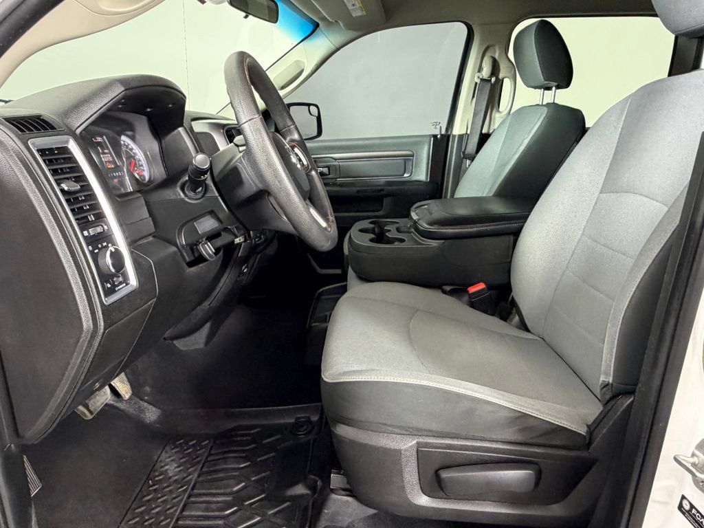 Used 2021 RAM 1500 Classic SLT AWD/4WD image 17
