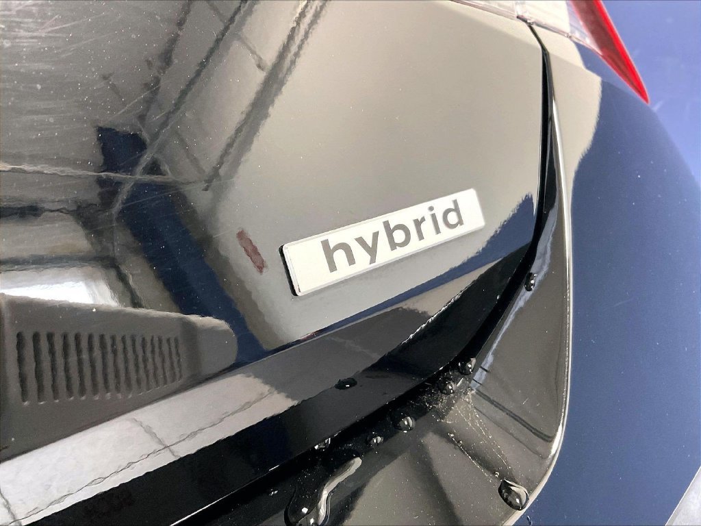 Used 2025 Hyundai Elantra SEL FWD image 28