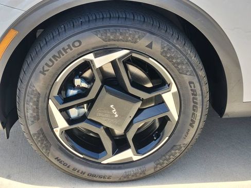 Certified 2026 Kia Sportage EX FWD image 12