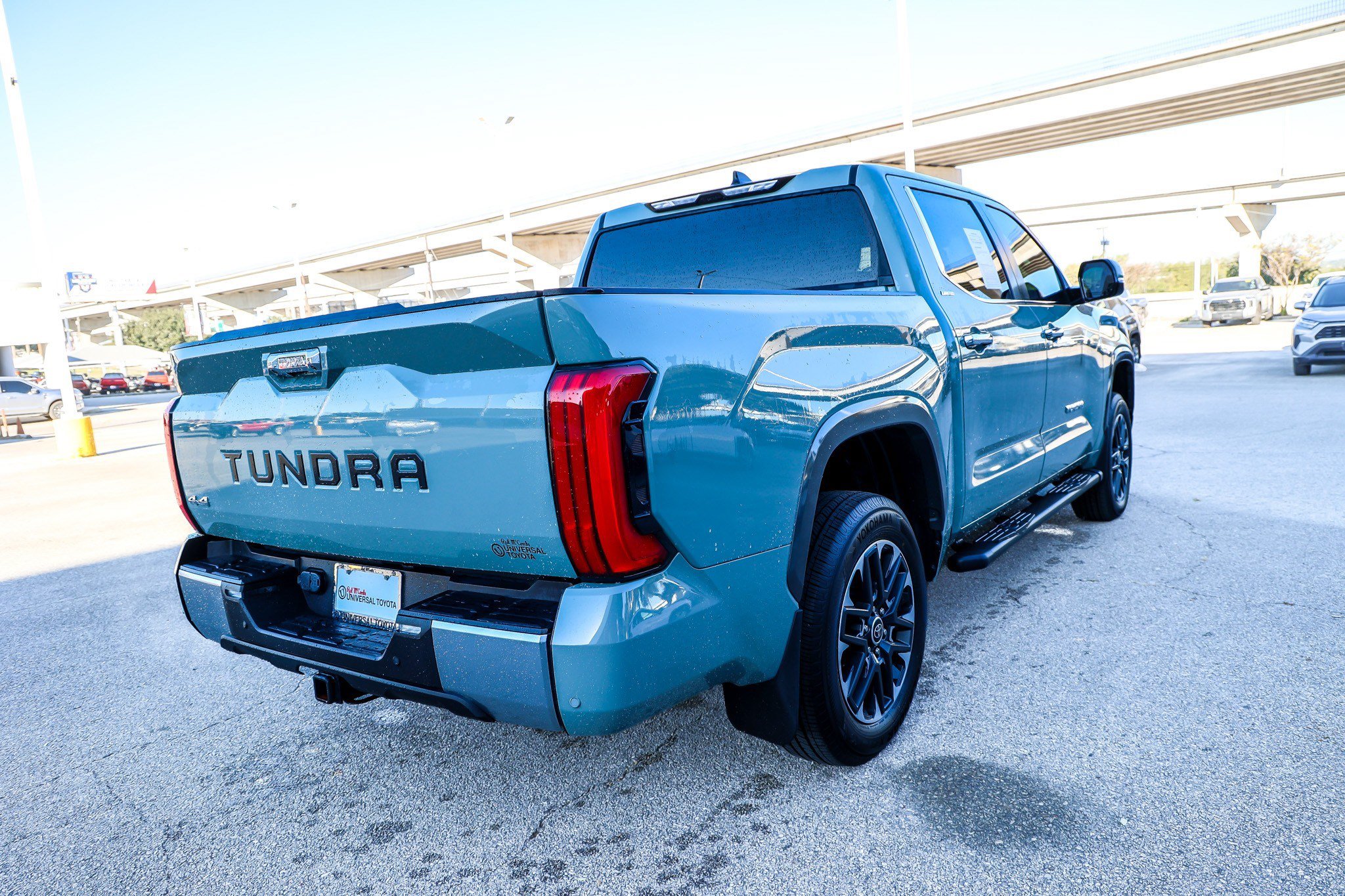 Used 2024 Toyota Tundra Limited AWD/4WD image 7