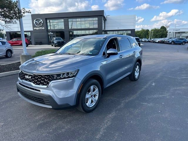Used 2023 Kia Sorento LX AWD/4WD image 3