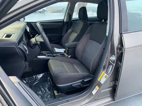 Used 2019 Toyota Corolla LE image 14