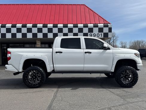 Used 2020 Toyota Tundra SR5 w/ TRD Off-Road Package AWD/4WD image 8