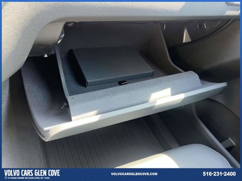 Certified 2024 Volvo XC60 B5 Plus w/ Protection Package Premier AWD/4WD image 33