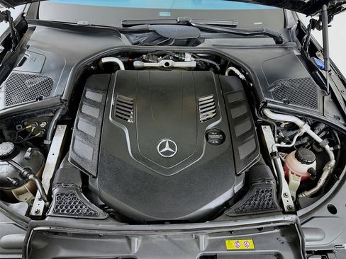 Used 2021 Mercedes-Benz S 580 4MATIC Sedan w/ AMG Line image 32