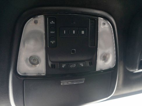 Used 2023 Dodge Durango R/T w/ Hemi Orange Plus Package image 22