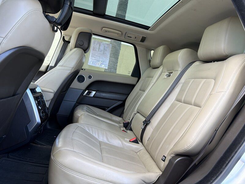 Used 2018 Land Rover Range Rover Sport HSE AWD/4WD image 15
