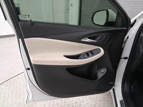 Used 2025 Buick Encore GX Avenir w/ Avenir Technology Package image 12