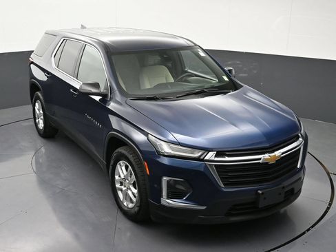 Used 2023 Chevrolet Traverse LS AWD/4WD image 22