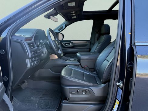 Used 2024 Chevrolet Suburban High Country AWD/4WD image 9
