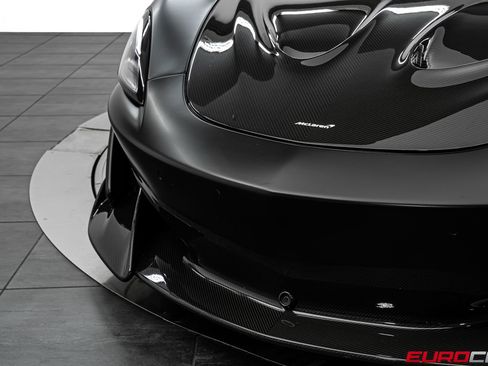 Used 2019 McLaren 600LT RWD image 12