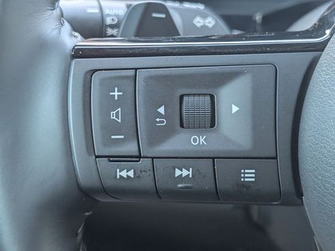 Used 2025 Nissan Pathfinder Platinum w/ Cargo Package FWD image 24