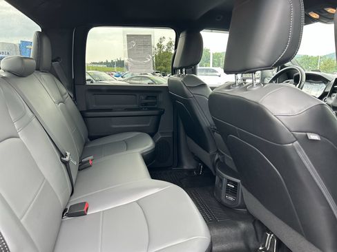 Used 2023 RAM 2500 Tradesman w/ Chrome Appearance Group AWD/4WD image 17