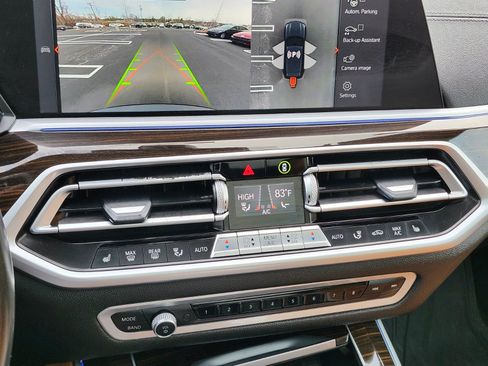 Used 2021 BMW X5 xDrive40i w/ M Sport Package image 24