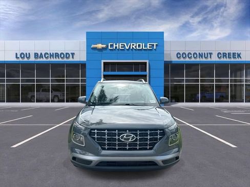 Used 2025 Hyundai Venue SEL FWD image 3