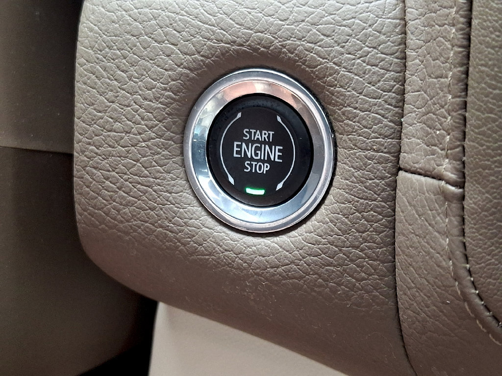 Used 2023 GMC Yukon Denali AWD/4WD image 27