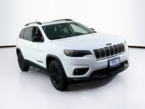 Used 2023 Jeep Cherokee Altitude Lux w/ Lux Elite Package AWD/4WD image 3