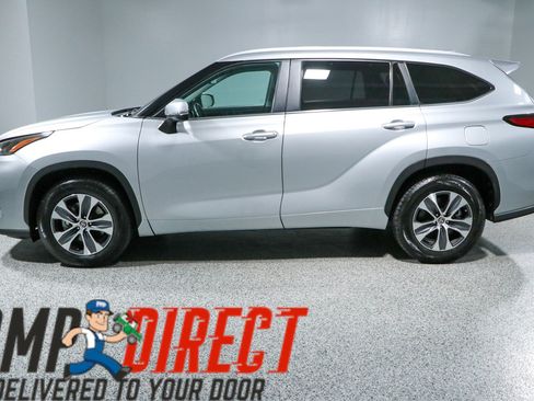 Used 2023 Toyota Highlander XLE FWD image 10