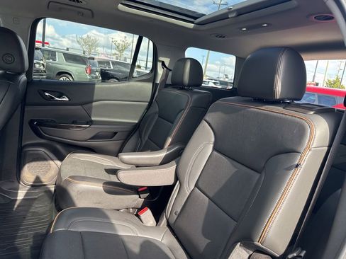 Used 2023 GMC Acadia AT4 w/ Technology Package AWD/4WD image 28