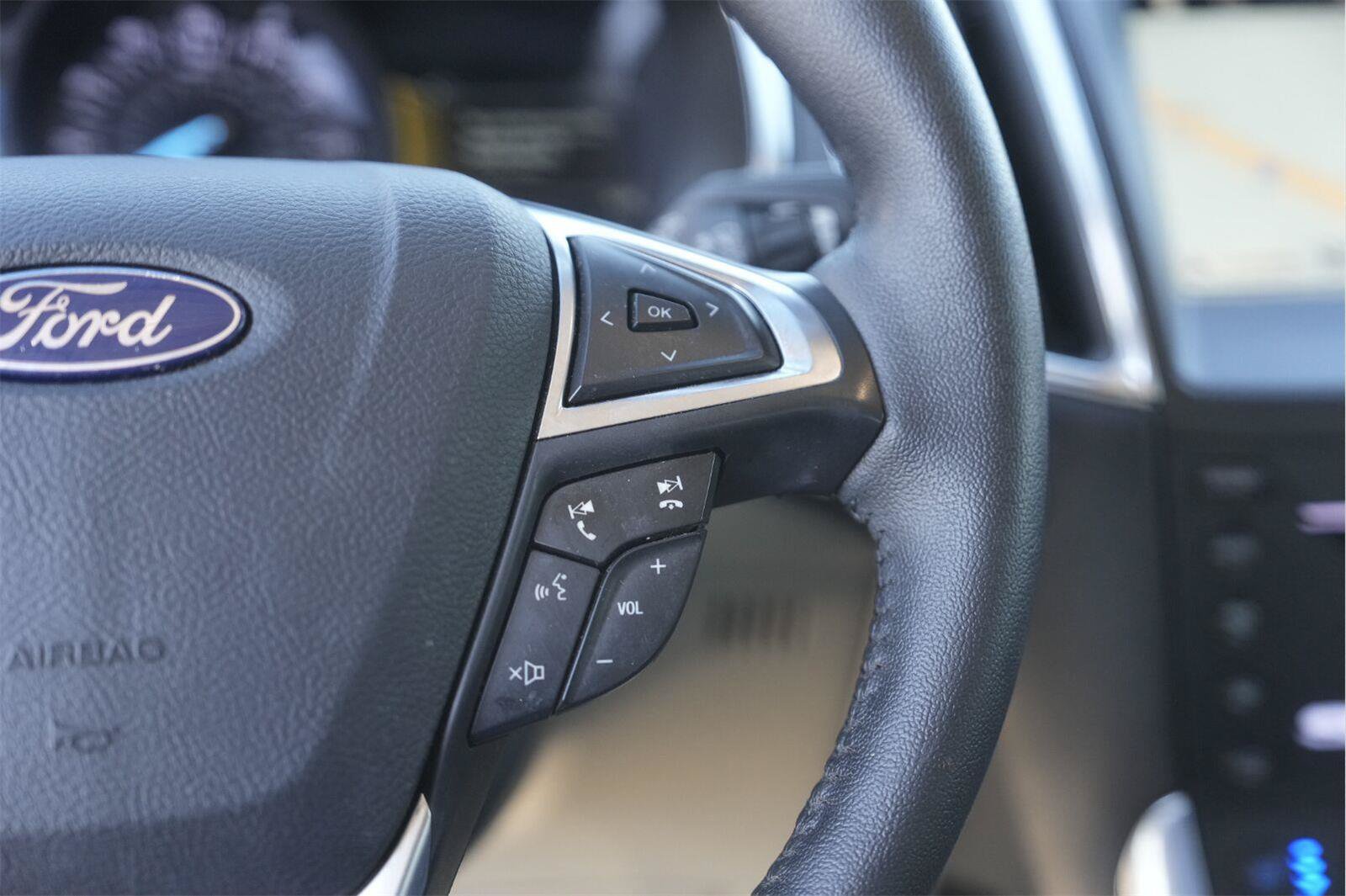 Used 2019 Ford Edge Titanium w/ Equipment Group 301A FWD image 24