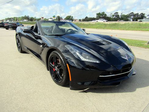 Used 2017 Chevrolet Corvette Stingray Convertible w/ 2LT Preferred Equipment Group RWD image 3