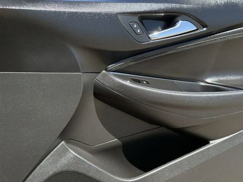 Used 2017 Chevrolet Cruze Premier image 29