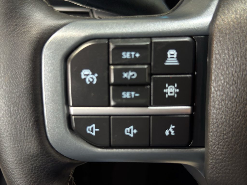 Used 2025 Ford F150 Lariat AWD/4WD image 25