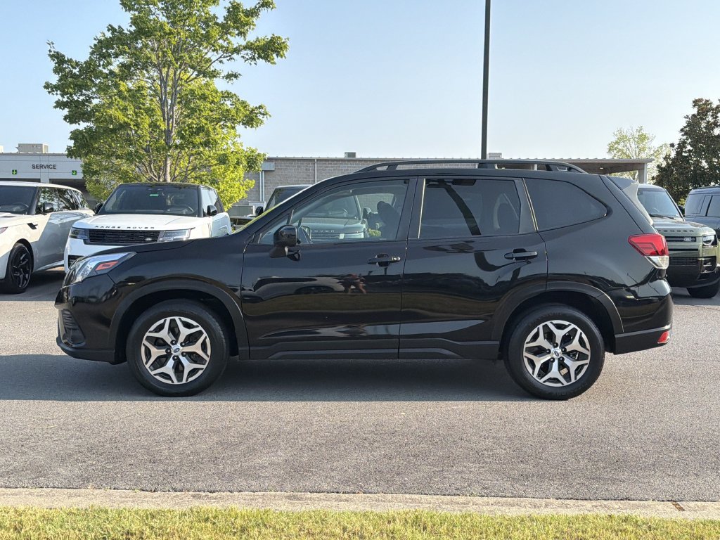 Used 2023 Subaru Forester Premium AWD/4WD image 2