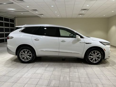 Used 2023 Buick Enclave Essence w/ Experience Buick Package AWD/4WD image 6