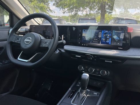 Used 2026 Nissan Kicks S FWD image 3