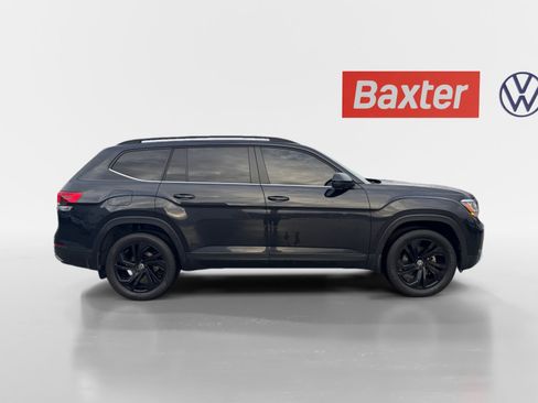 Certified 2023 Volkswagen Atlas SE w/ Black Wheel Package image 14