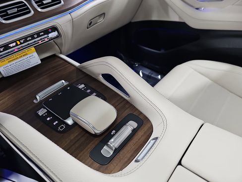 New 2026 Mercedes-Benz GLS 450 4MATIC image 27