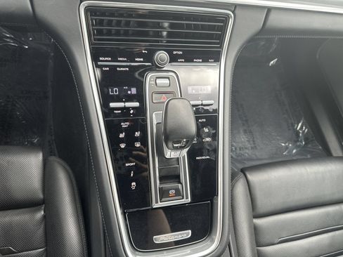 Certified 2023 Porsche Panamera 4 Platinum Edition AWD/4WD image 18