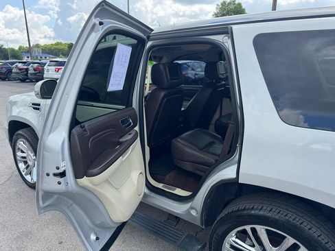 Used 2012 Cadillac Escalade Platinum AWD/4WD image 14