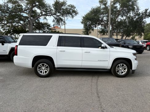 Used 2019 Chevrolet Suburban LT RWD image 8