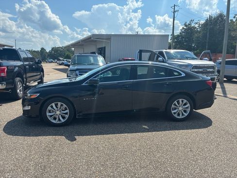 Used 2025 Chevrolet Malibu LT FWD image 2