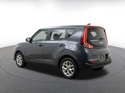 Used 2025 Kia Soul LX w/ LX Technology Package FWD image 7