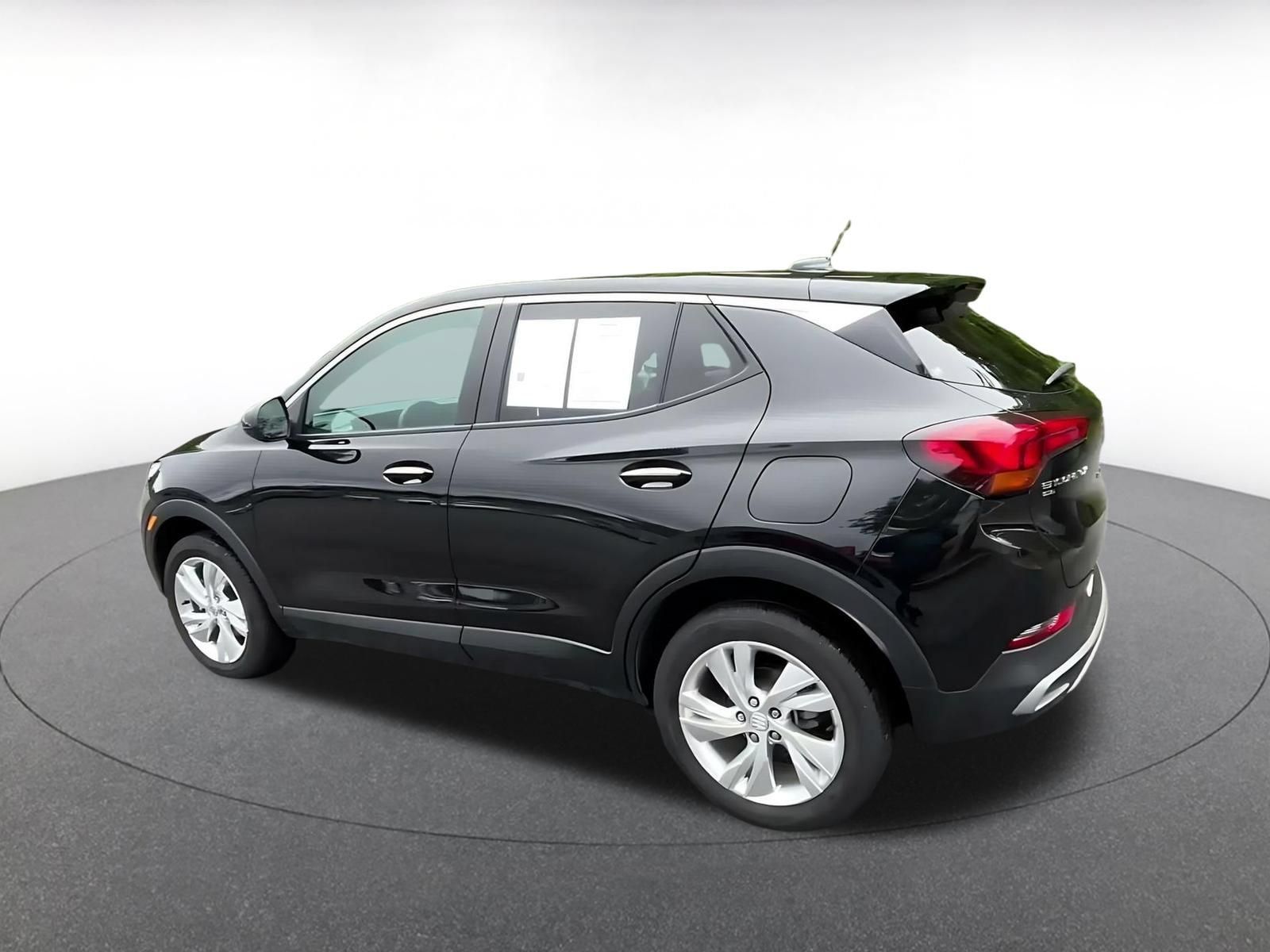 Used 2025 Buick Encore GX Preferred AWD/4WD image 9