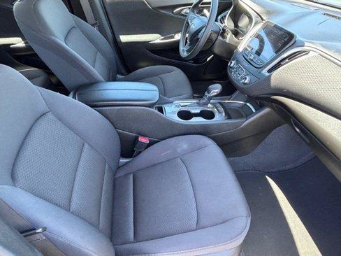 Used 2023 Chevrolet Malibu LT FWD image 12