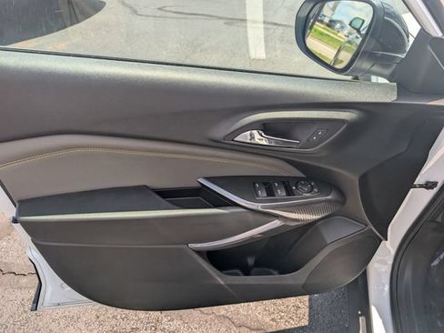 Used 2024 Chevrolet Trax ACTIV w/ Sunroof Package FWD image 14